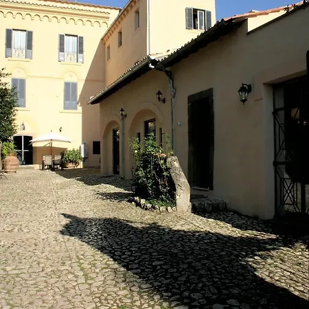 Agriturismo Castello Santa Margherita Bauernhof *
